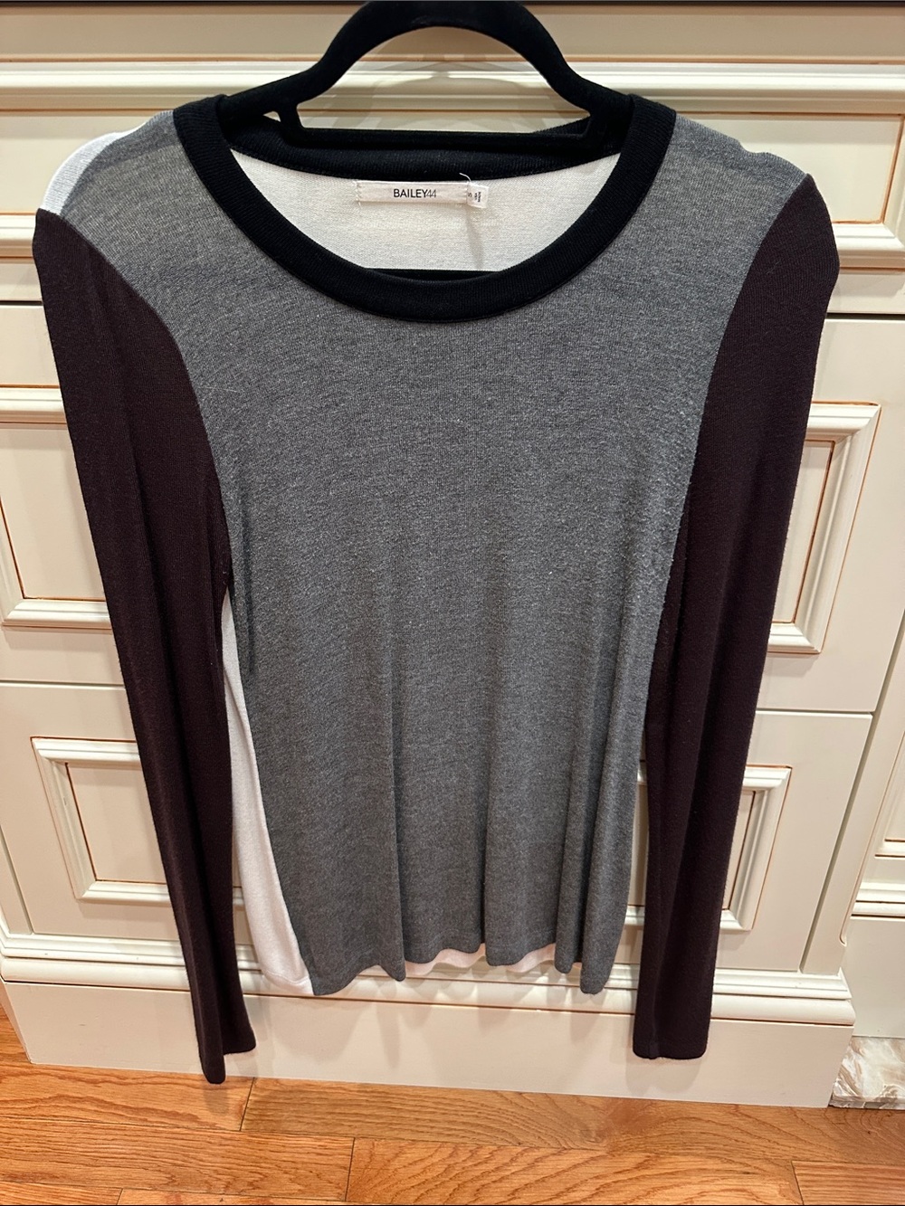Bailey 44 Grey Colorblock Long-Sleeve Top with Black Trim and Brown Sleeves